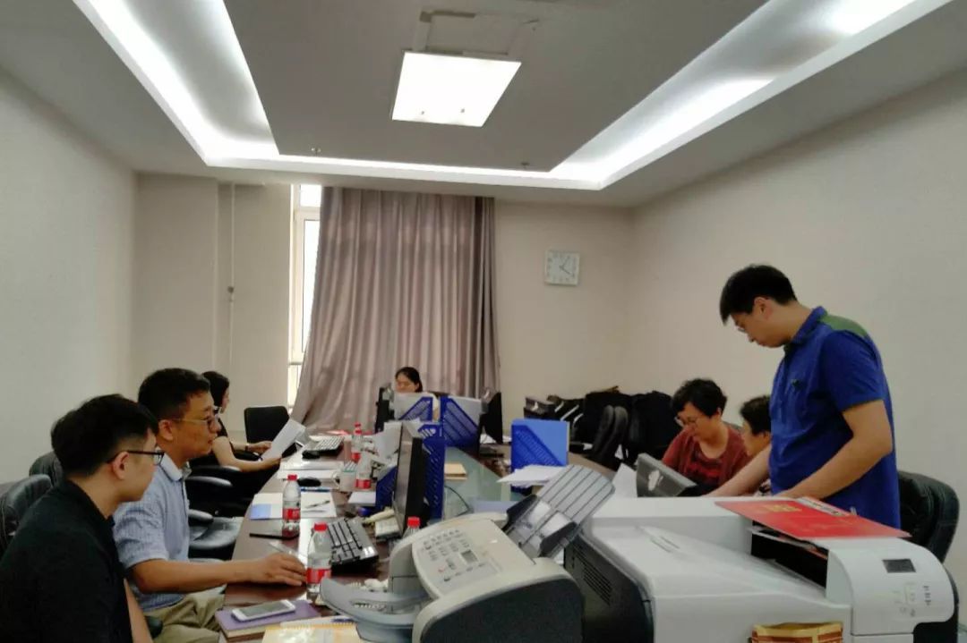 致敬！暑期奮戰一線的辦公用品守護者